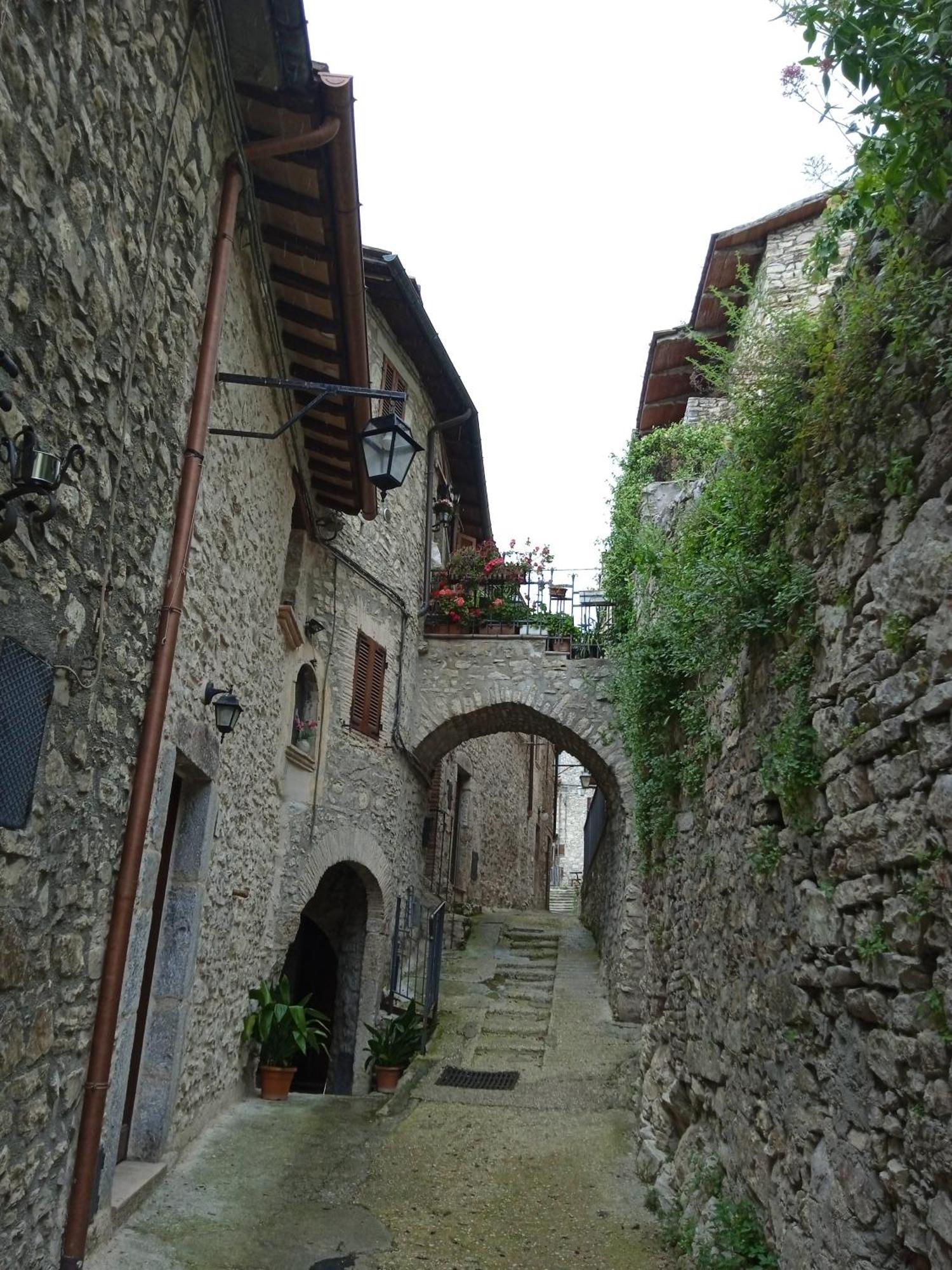 Casa Belvedere A Valle San Martino Di Spoleto Luaran gambar