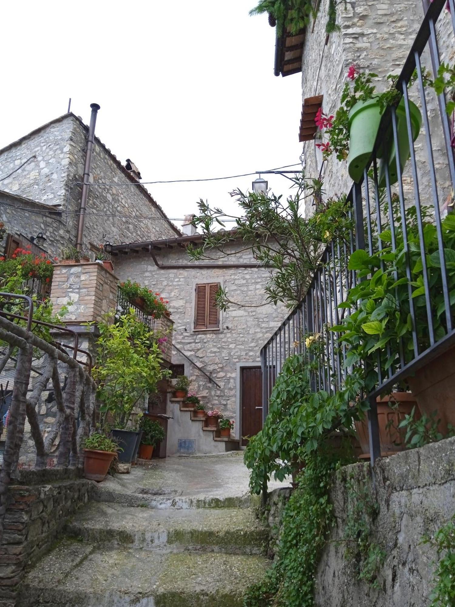 Casa Belvedere A Valle San Martino Di Spoleto Luaran gambar